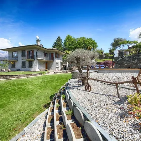 Fede Con Piscina Parco Privato E Sauna וילה